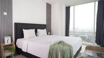 Modern 2Br With Service Room Apartment Woodland Park Residence,,2 star