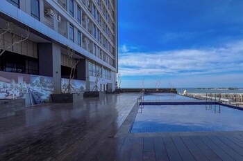 Cozy Living Studio At Apartment Delft Ciputra Makassar,,2 star