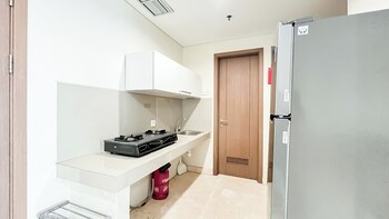 cozy stay 1br at vittoria residence