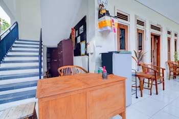 Oyo 95058 Agago Homestay Syariah,,2 star