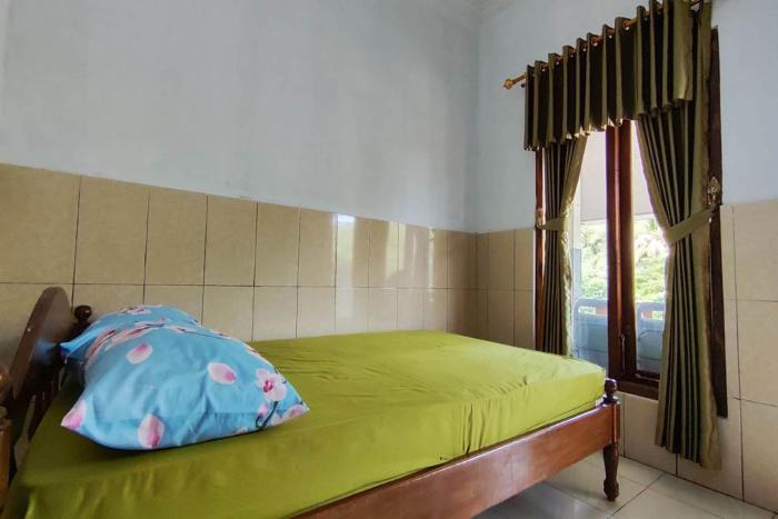oyo 95055 homestay panasan pak budi