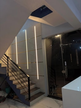 arna inn luxury stay