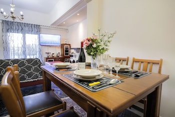 marias cozy getaway in glyfada
