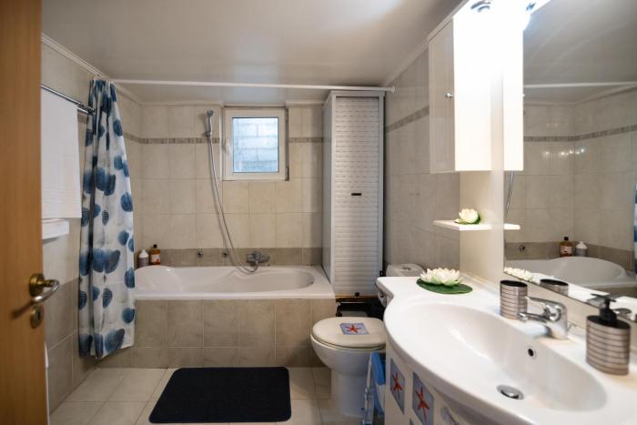 marias cozy getaway in glyfada