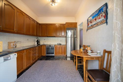 marias cozy getaway in glyfada