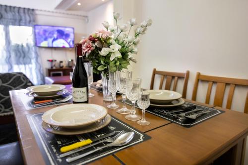 marias cozy getaway in glyfada