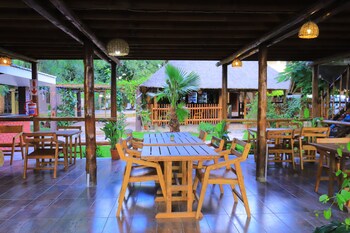three tree hotel