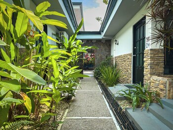 ela kosher hotel and jewish center