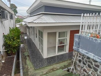 hotel o 95063 afifah syariah guest house manado