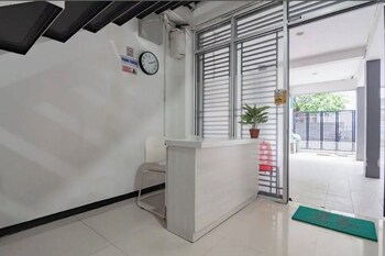 hotel o 95063 afifah syariah guest house manado