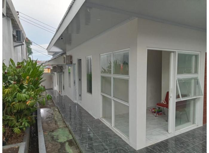 hotel o 95063 afifah syariah guest house manado