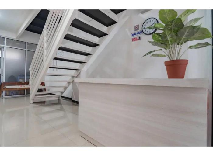 hotel o 95063 afifah syariah guest house manado