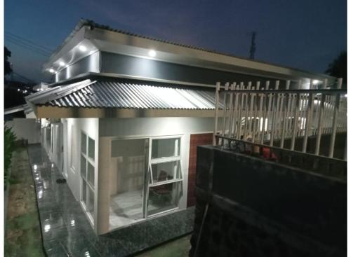 hotel o 95063 afifah syariah guest house manado
