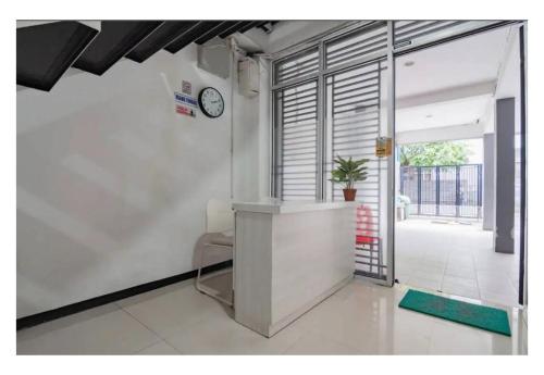 hotel o 95063 afifah syariah guest house manado