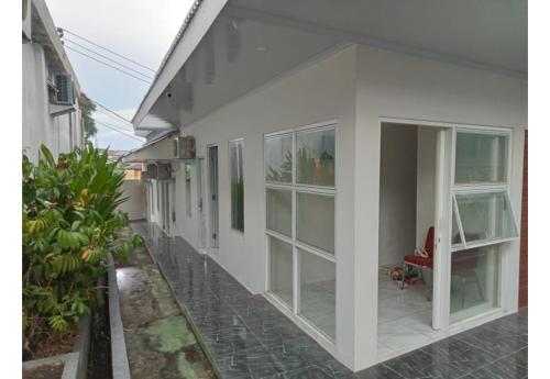 hotel o 95063 afifah syariah guest house manado