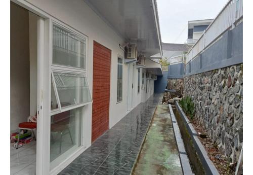 hotel o 95063 afifah syariah guest house manado