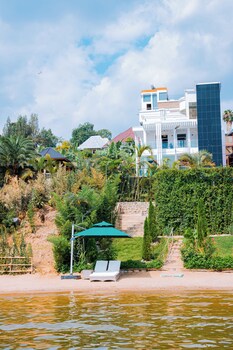 kivu hilltop beach hotel and apartment