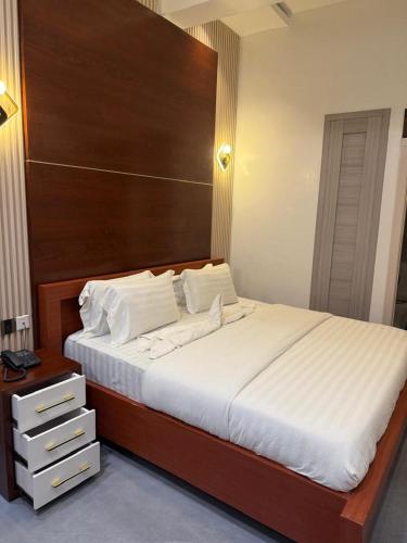 kivu hilltop beach hotel and apartment