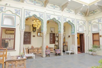 jeevan haveli heritage hotel and museum