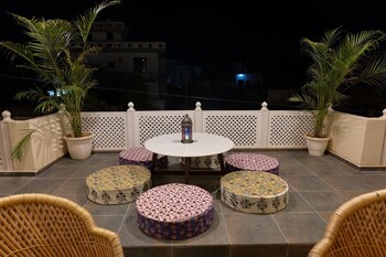 jeevan haveli heritage hotel and museum