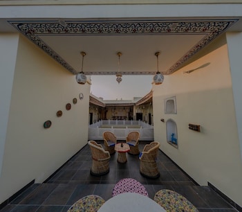 jeevan haveli heritage hotel and museum