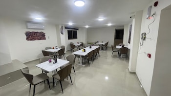 petra desert hotel