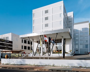 maxone batam