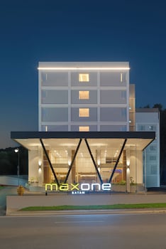maxone batam