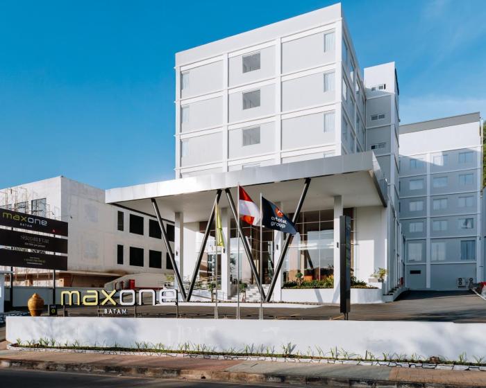 maxone batam