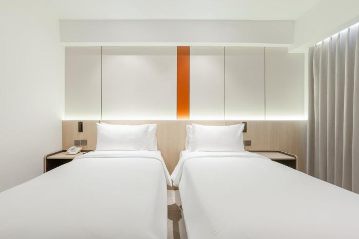 maxone batam