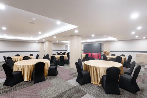 maxone batam