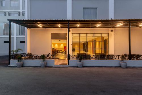 maxone batam