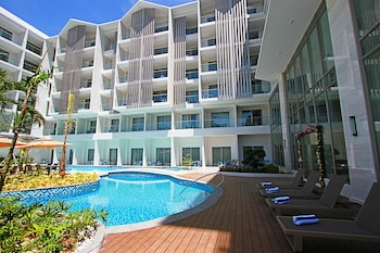 Luxu Hotel And Resort,,3 star