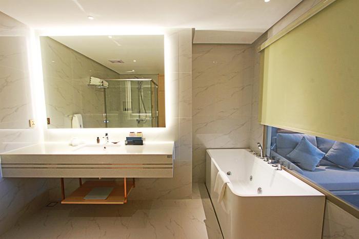 luxu hotel and resort