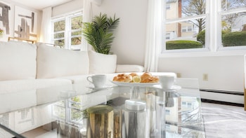 Prime Luxe 3-Br Nyc - Free Parking,,2 star