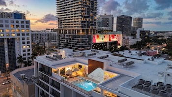 sense28 edgewater an avantstay hotel