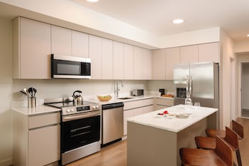 sense28 edgewater an avantstay hotel