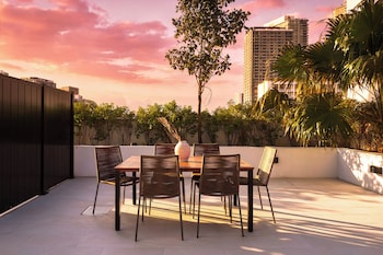 sense28 edgewater an avantstay hotel