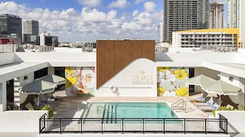 sense28 edgewater an avantstay hotel