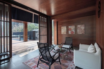 Lost Lodge Shendu Wubei Lin'an,,4 star