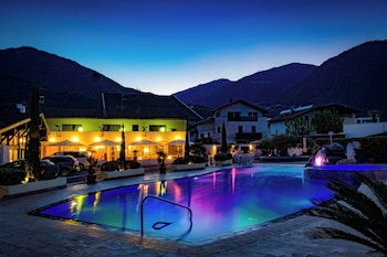 Schlosshof Sudtirol – Hotel & Camping Resort,,3 star