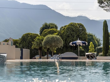 Schlosshof Sudtirol – Hotel & Camping Resort,,3 star