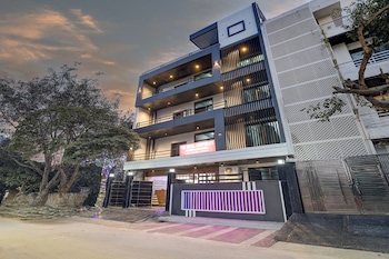 the grand corporate inn near sector 52 metro station