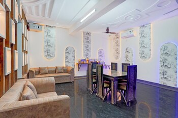 the grand corporate inn near sector 52 metro station