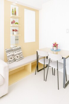 cozy persimmon condo cebu