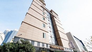 From H Rubens Hotel Mokpo Pyeonghwa Square,,2 star