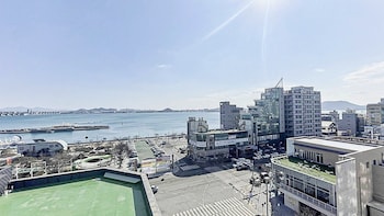 From H Rubens Hotel Mokpo Pyeonghwa Square,,2 star