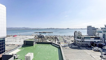 From H Rubens Hotel Mokpo Pyeonghwa Square,,2 star