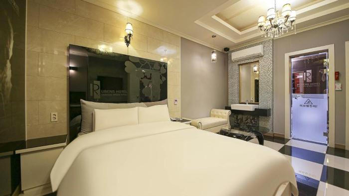 from h rubens hotel mokpo pyeonghwa square
