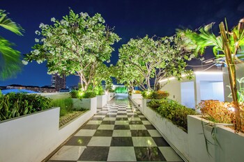 dwija hotel and suite